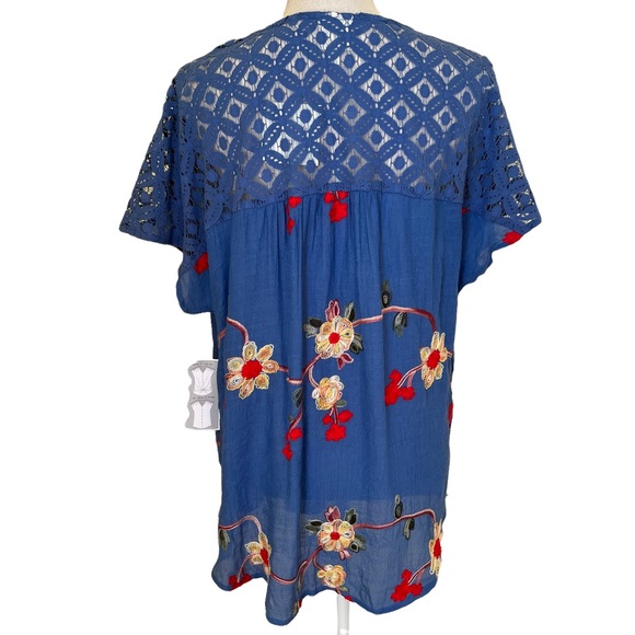 Fig and Flower Blue Blouse with Embroidered Floral Detail 1X - Picture 5 of 10